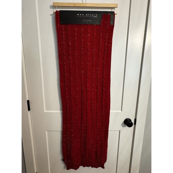 Max Studio Home Table Runner Red Cable Knit 16” X 90” Christmas Valentine NWT - Picture 6 of 7